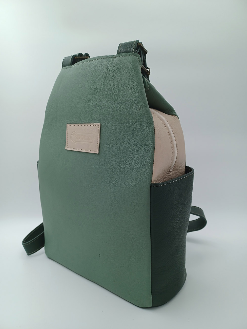 Praktisch rugtasje in drie kleuren - Afbeelding 4