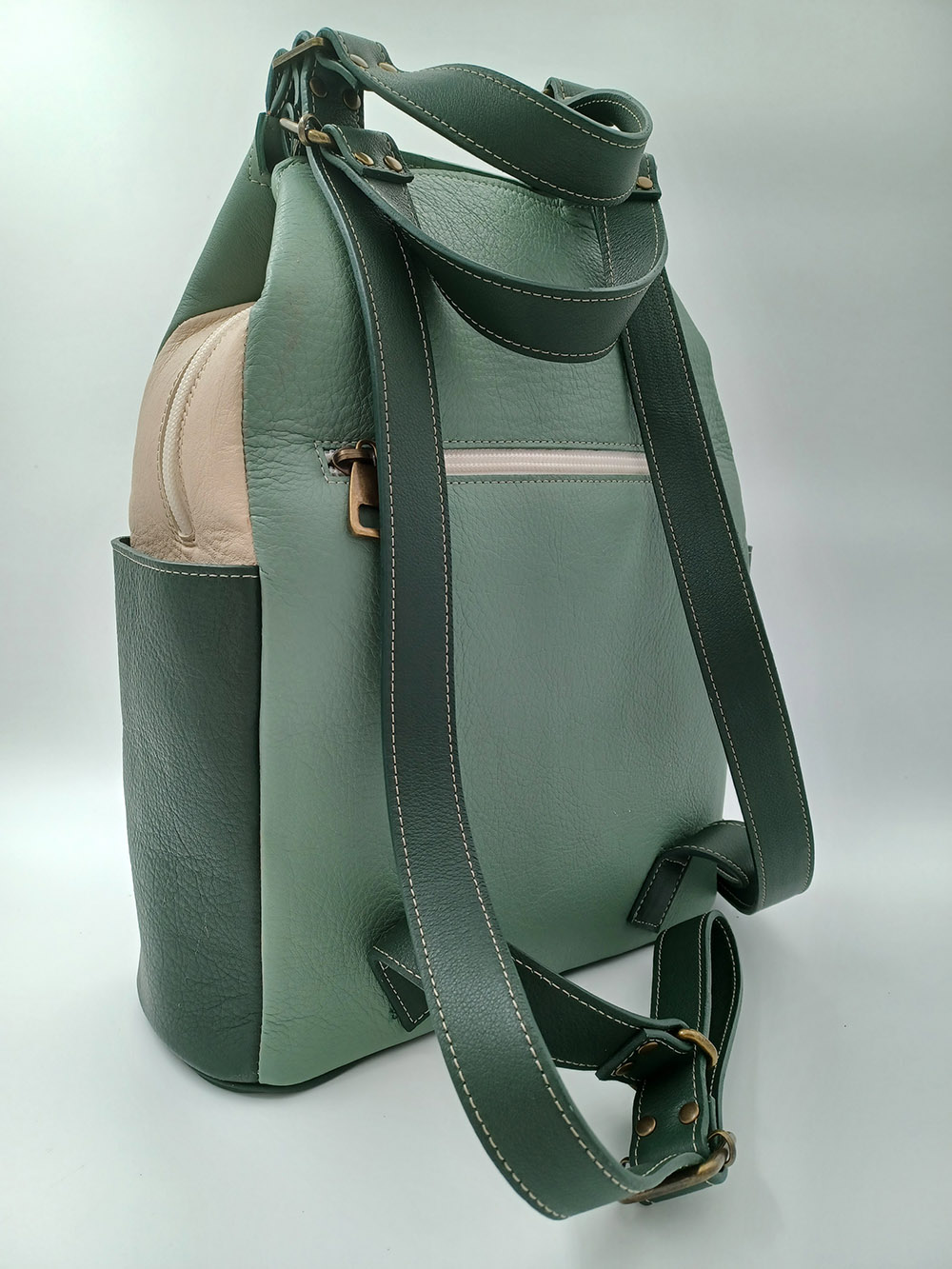 Praktisch rugtasje in drie kleuren - Afbeelding 6