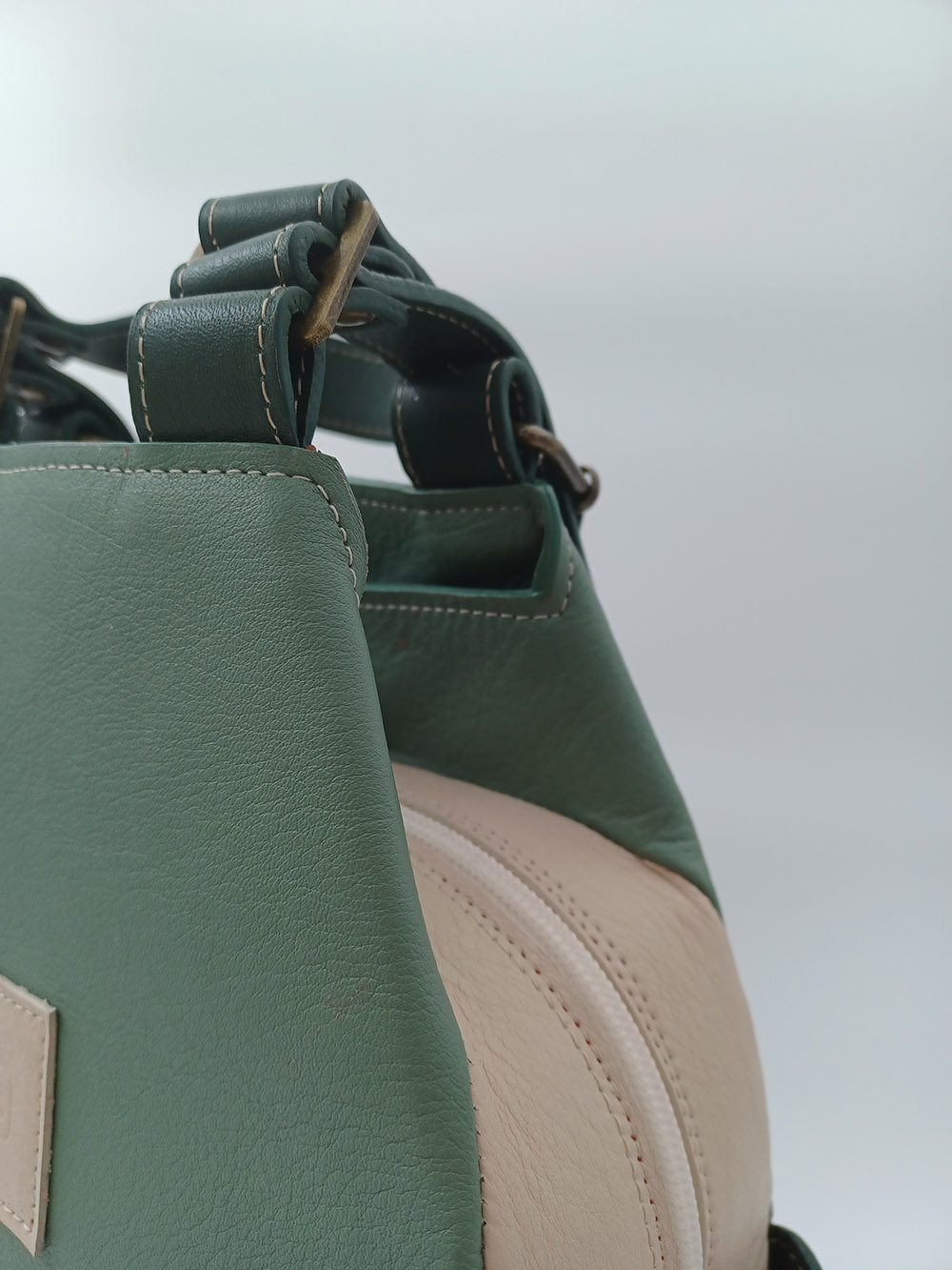 Praktisch rugtasje in drie kleuren - Afbeelding 9