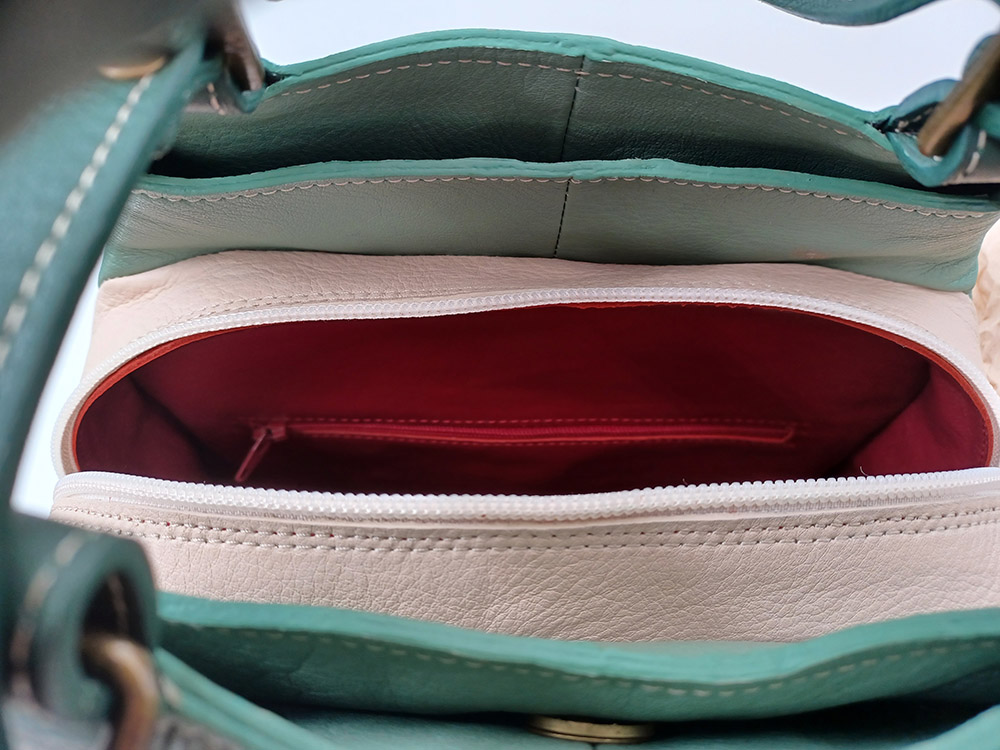 Praktisch rugtasje in drie kleuren - Afbeelding 12